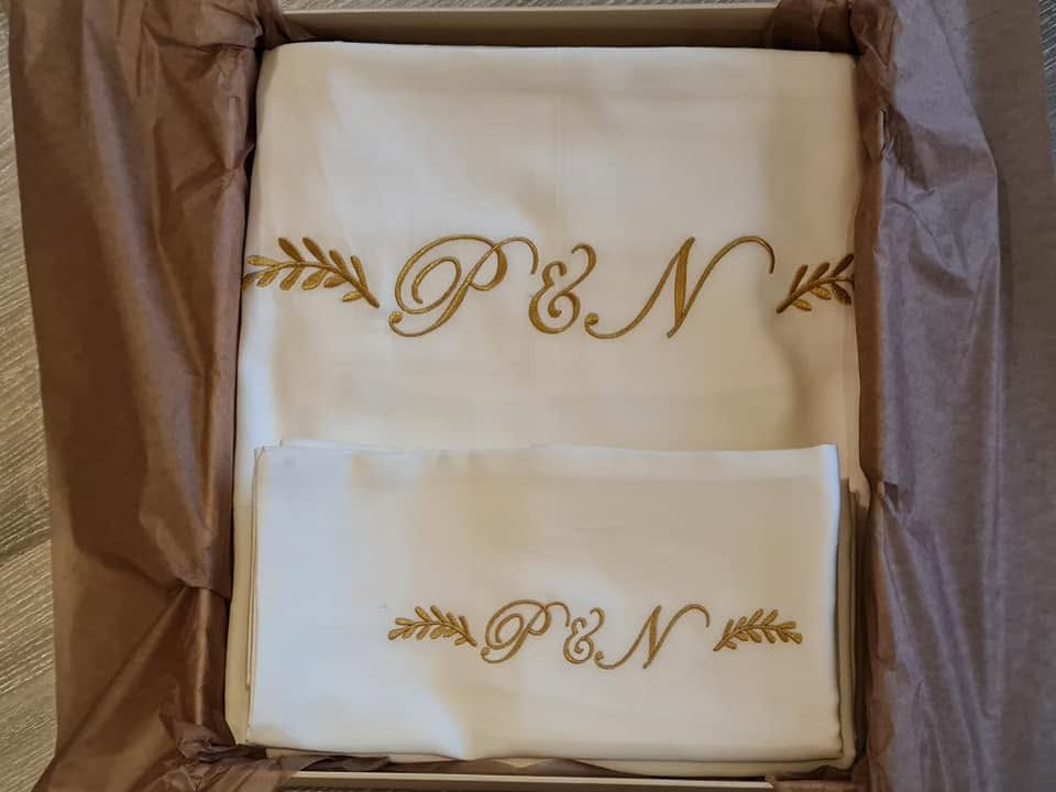 Cream Melchiah linen gift set embroidered with two initials